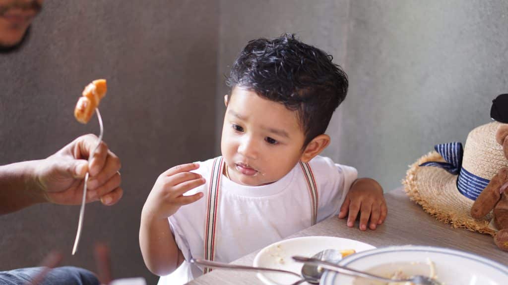 Anak Susah Makan tapi Aktif, Apakah Tetap Perlu Terapi? Ini Penjelasannya